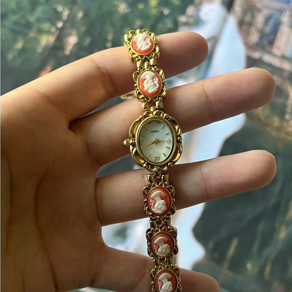 Gold Tone 8 Paneled CAMEO Gold Watch 7” Long